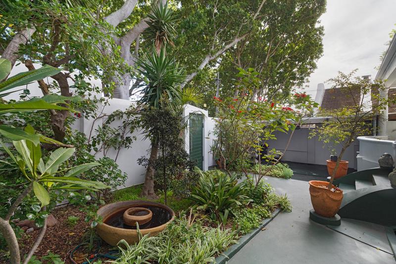 3 Bedroom Property for Sale in Green Point Western Cape